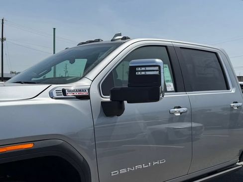 New 2026 GMC Sierra 2500 Denali w/ Denali Reserve Package AWD/4WD image 10