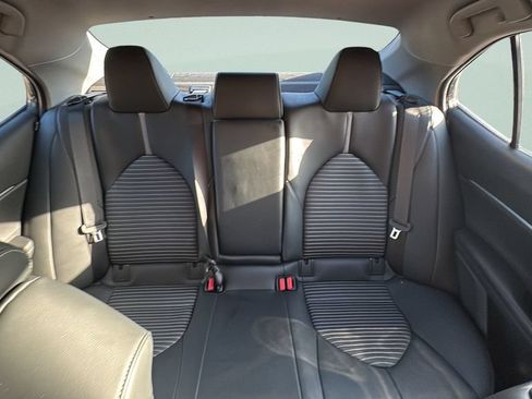 Used 2021 Toyota Camry SE FWD image 10