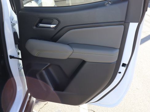 Used 2026 Chevrolet Colorado ZR2 image 34