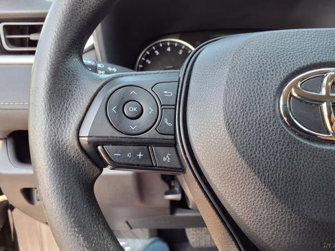 Used 2022 Toyota RAV4 XLE image 21