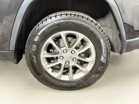 Used 2015 Jeep Grand Cherokee Limited image 30