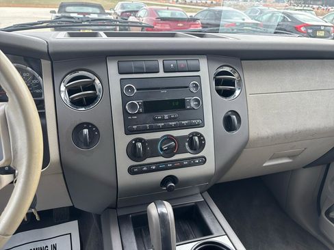 Used 2010 Ford Expedition XLT image 15