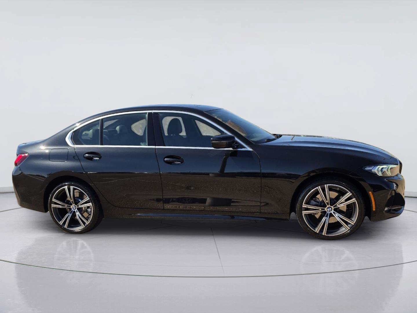 Used 2024 BMW 330i xDrive Sedan w/ Premium Package AWD/4WD image 6