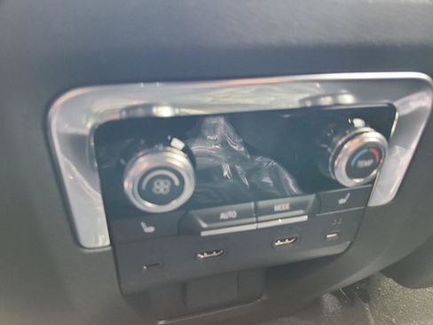 New 2026 GMC Yukon Denali w/ Denali Reserve Package image 11