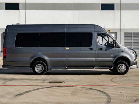 Used 2025 Mercedes-Benz Sprinter 3500 image 16