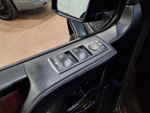 Used 2017 Mercedes-Benz G 550 image 16