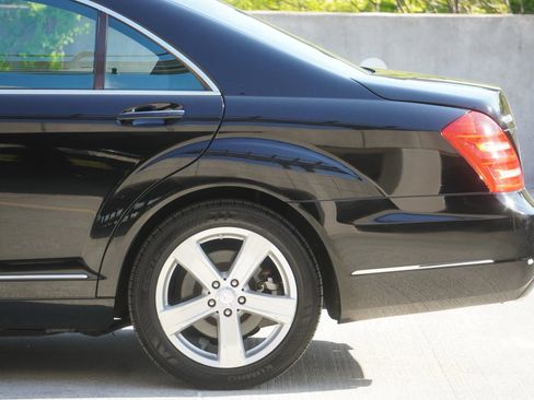 Used 2010 Mercedes-Benz S 550 4MATIC image 14