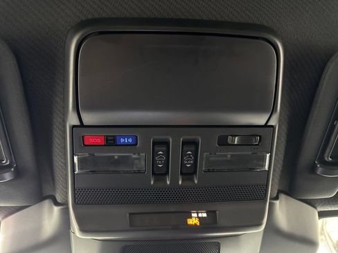 Used 2026 Subaru Outback Limited AWD/4WD image 24