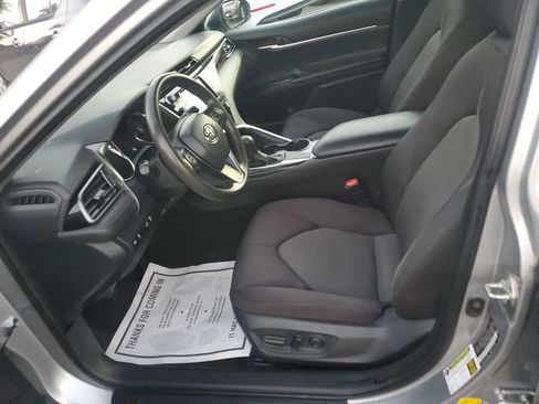 Used 2019 Toyota Camry LE image 11