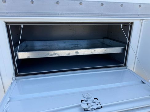 Used 2005 Ford E-350 and Econoline 350 Super Duty RWD image 29