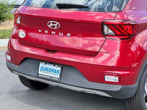 Used 2025 Hyundai Venue SEL FWD image 31