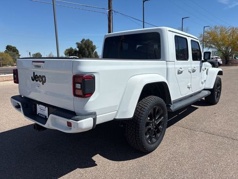 Used 2022 Jeep Gladiator Overland AWD/4WD image 5