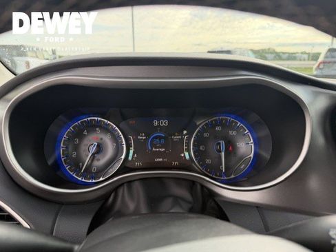 Used 2023 Chrysler Pacifica Touring-L FWD image 14