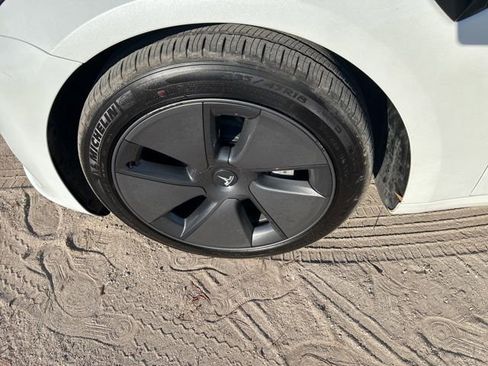 Used 2023 Tesla Model 3 Standard Range image 19