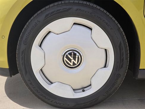 New 2025 Volkswagen ID. Buzz 1st Edition image 8