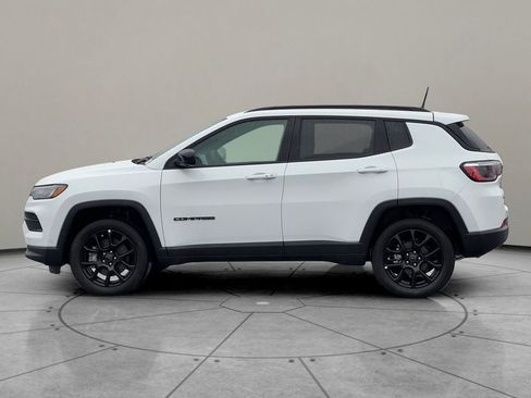 Used 2025 Jeep Compass Latitude w/ Convenience Group image 9