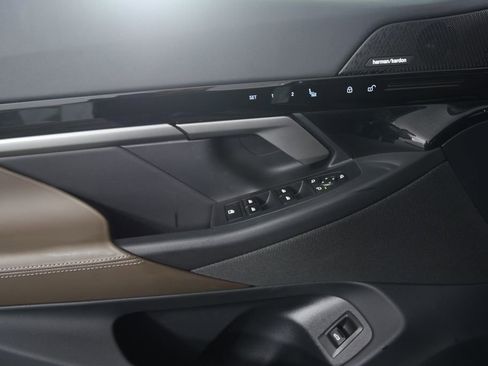 Used 2025 BMW 530i 530i image 8