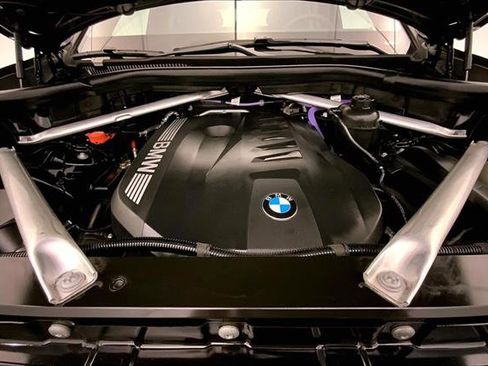 Used 2025 BMW X5 xDrive40i w/ Premium Package image 9