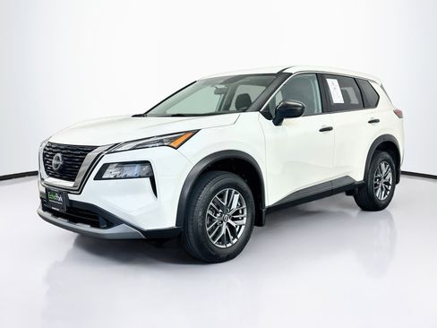 Used 2023 Nissan Rogue S AWD/4WD image 3