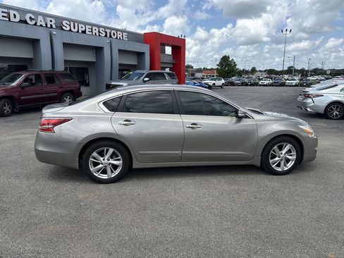 Used 2014 Nissan Altima 2.5 SL w/ Moonroof Package FWD image 6