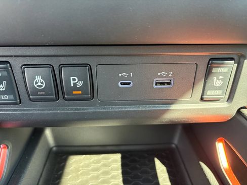 Used 2025 Nissan Frontier PRO-4X w/ Pro Convenience Package AWD/4WD image 19