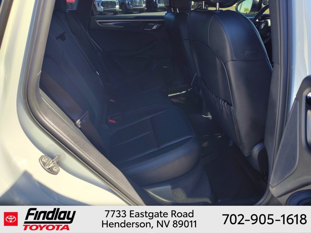 Used 2023 Porsche Macan Turbo AWD/4WD image 12