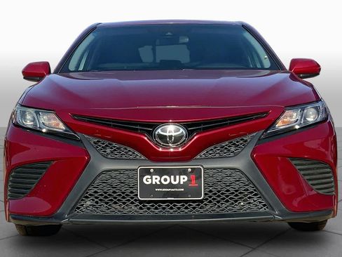Used 2018 Toyota Camry SE w/ Moonroof Package FWD image 4