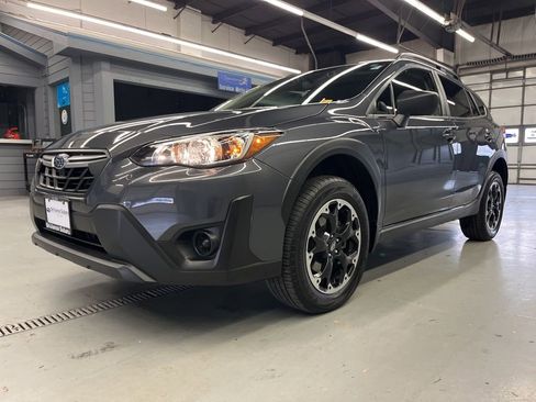 Certified 2023 Subaru Crosstrek 2.0i image 3