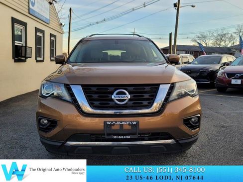 Used 2017 Nissan Pathfinder Platinum w/ Family Entertainment Package image 2