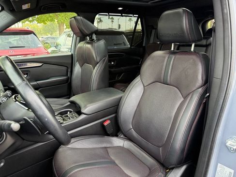 Used 2025 Honda Pilot Black Edition image 14