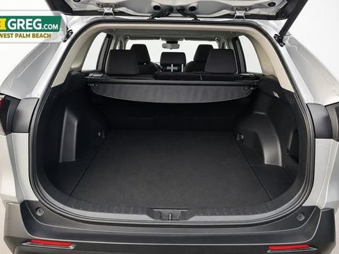 Used 2021 Toyota RAV4 XLE w/ Convenience Package FWD image 18