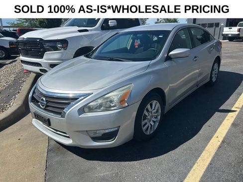 Used 2013 Nissan Altima 2.5 S FWD image 2