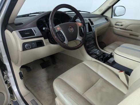 Used 2007 Cadillac Escalade AWD w/ Information Package image 11