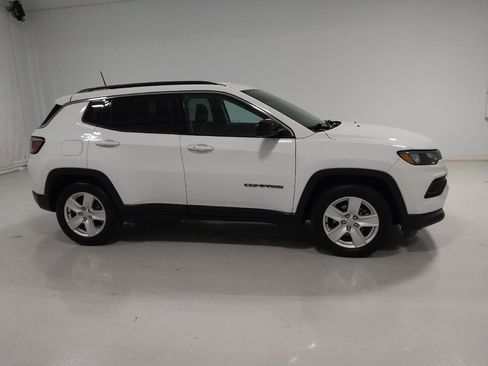 Used 2022 Jeep Compass Latitude FWD image 11