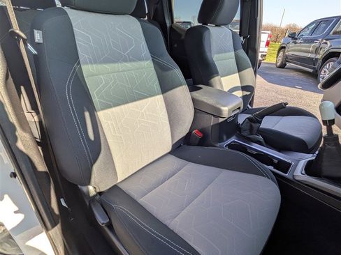 Used 2021 Toyota Tacoma TRD Off-Road w/ Technology Package AWD/4WD image 19