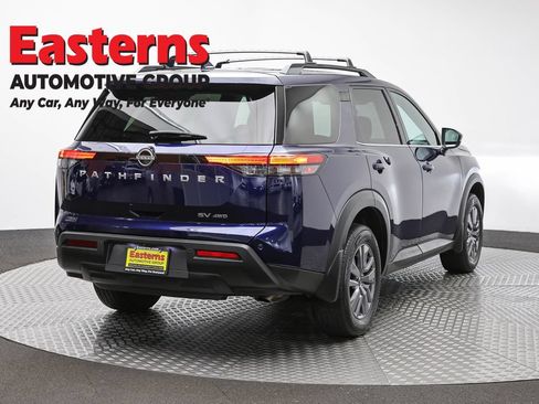 Used 2023 Nissan Pathfinder SV AWD/4WD image 5