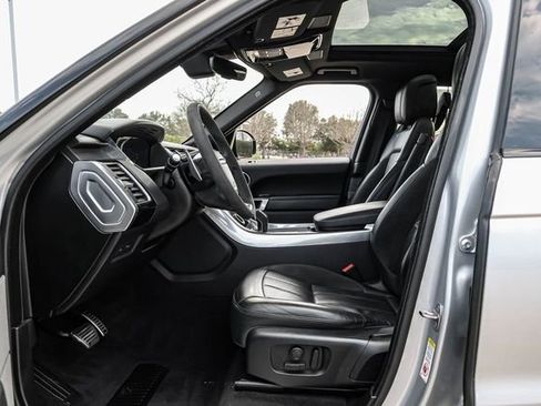 Used 2020 Land Rover Range Rover Sport HST image 3