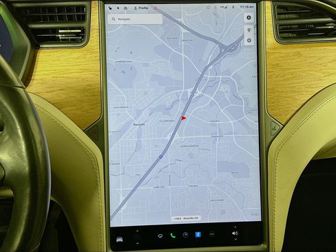 Used 2019 Tesla Model X 75D image 21