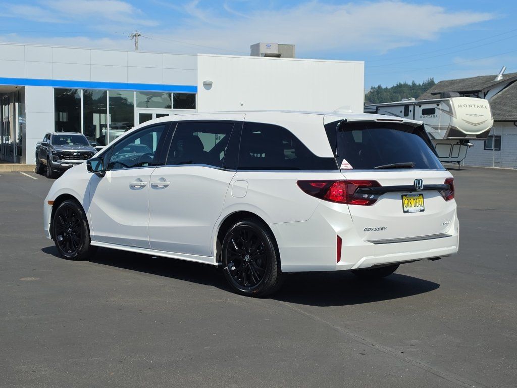 Used 2025 Honda Odyssey Sport-L image 4