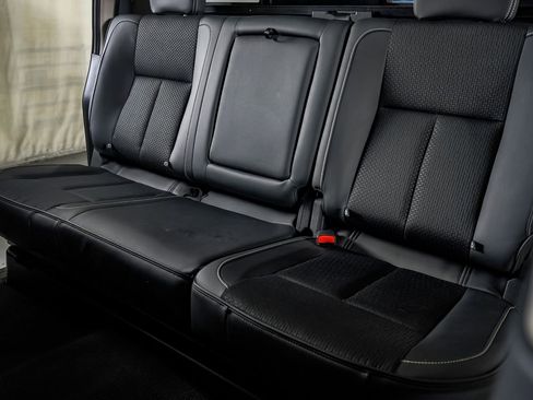 Used 2019 Nissan Titan PRO-4X image 32