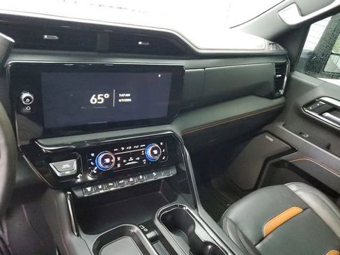 Used 2025 GMC Sierra 2500 AT4 w/ AT4 Premium Plus Package image 27