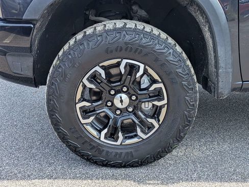 Used 2023 Chevrolet Silverado 1500 ZR2 AWD/4WD image 12