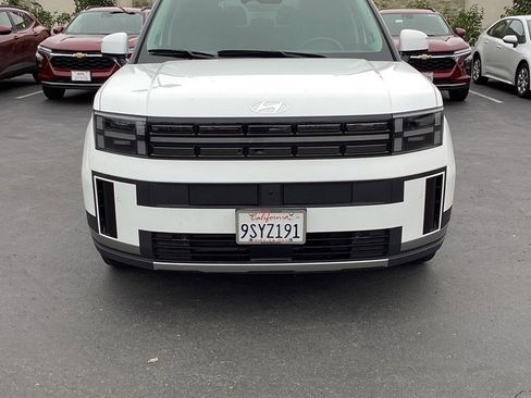 Used 2025 Hyundai Santa Fe Limited image 6