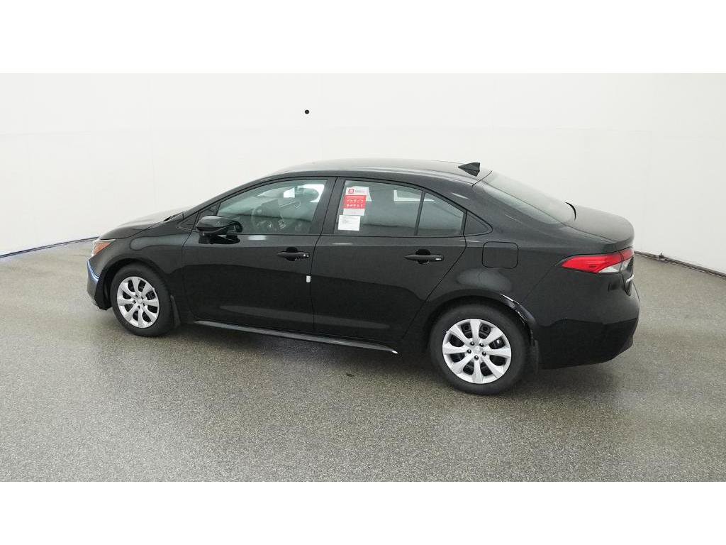 Used 2025 Toyota Corolla LE FWD image 6
