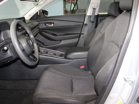Used 2023 Honda Accord EX image 10