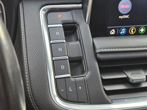 Used 2021 GMC Yukon SLT w/ SLT Premium Package image 34