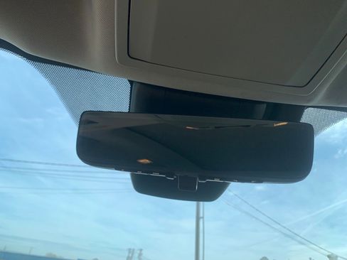 Used 2024 Toyota Highlander Platinum image 19