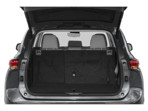 Used 2023 Toyota Highlander LE image 11