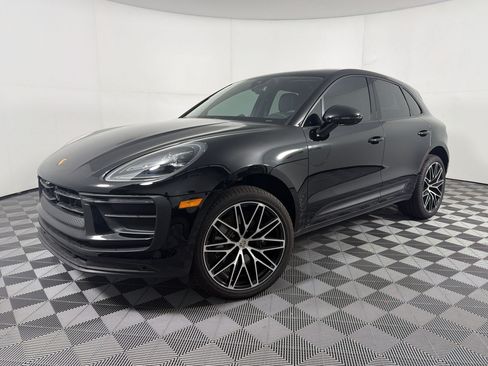 Certified 2026 Porsche Macan AWD/4WD image 1