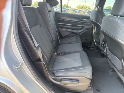 Used 2025 Jeep Grand Cherokee L Laredo AWD/4WD image 27